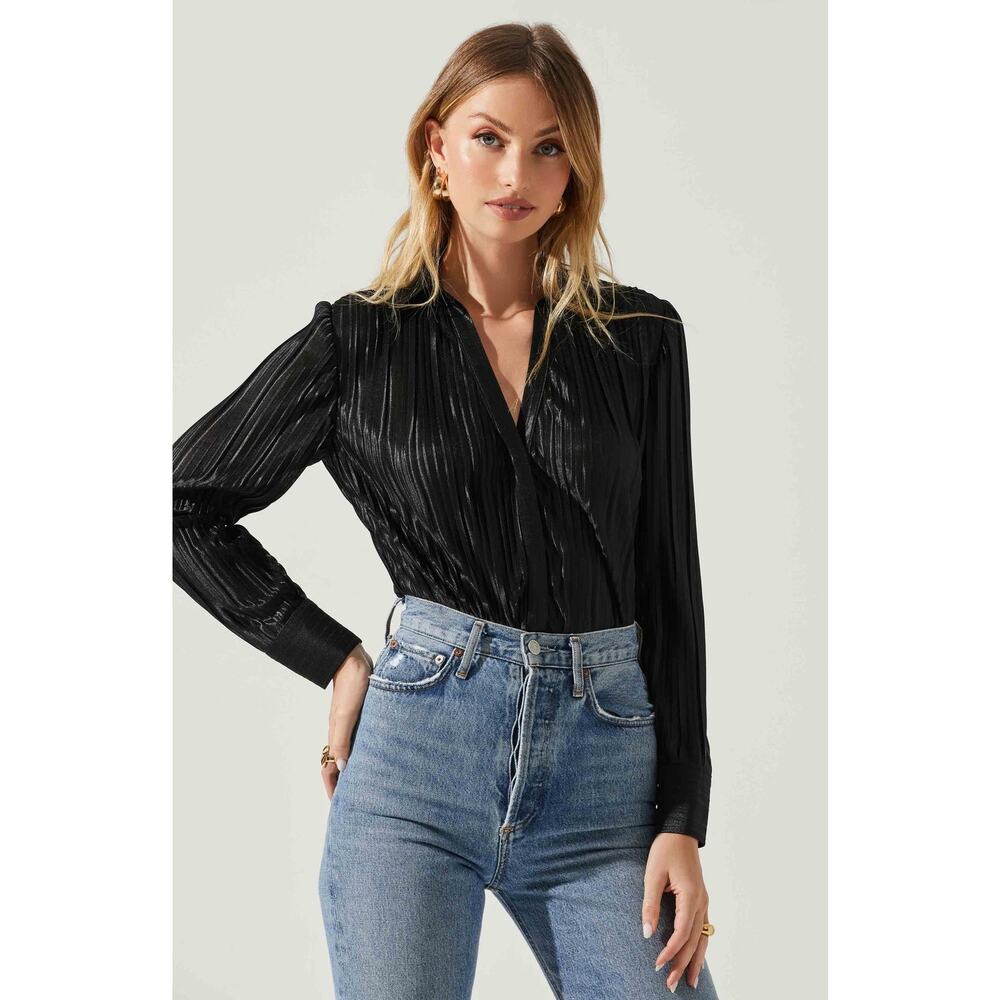 ASTR the Label Lauren Satin Surplice Pleated Long Sleeve Top Sz M Datenight